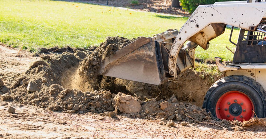 how much does a cubic yard of dirt weigh