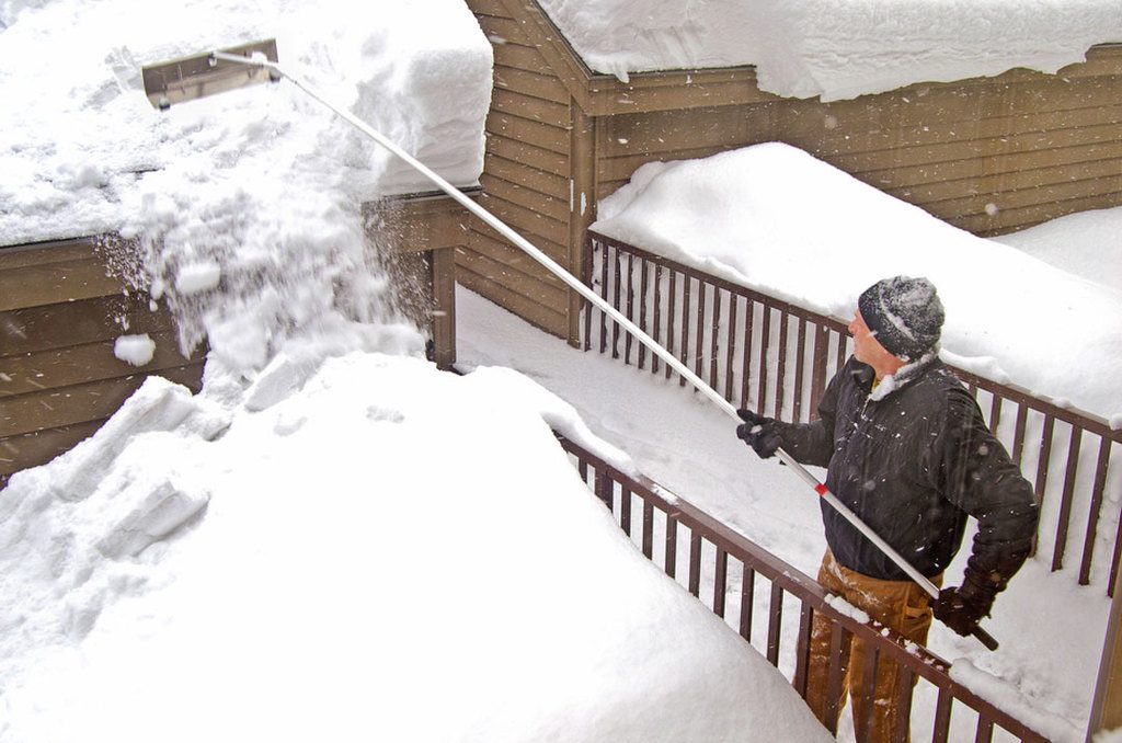 choosing roof rake for winter